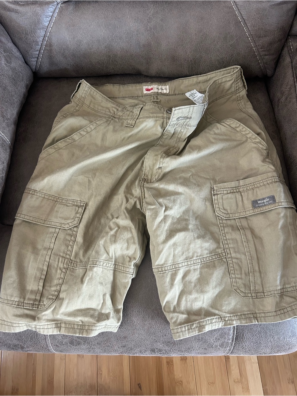 Wrangler Men's Olive Green Cargo Shorts 32